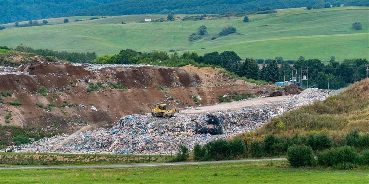 Polícia vyšetruje uloženie viac ako 20 ton odpadu v Hanušovciach nad Topľou