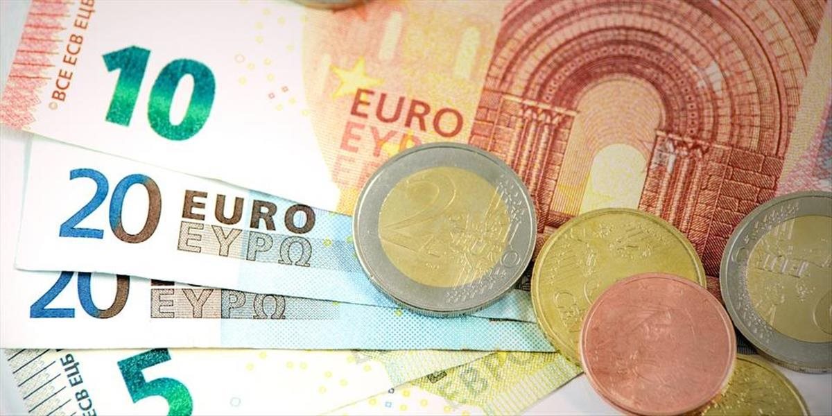 Financie: Chorvátske banky hlásia úspešný prechod na euro