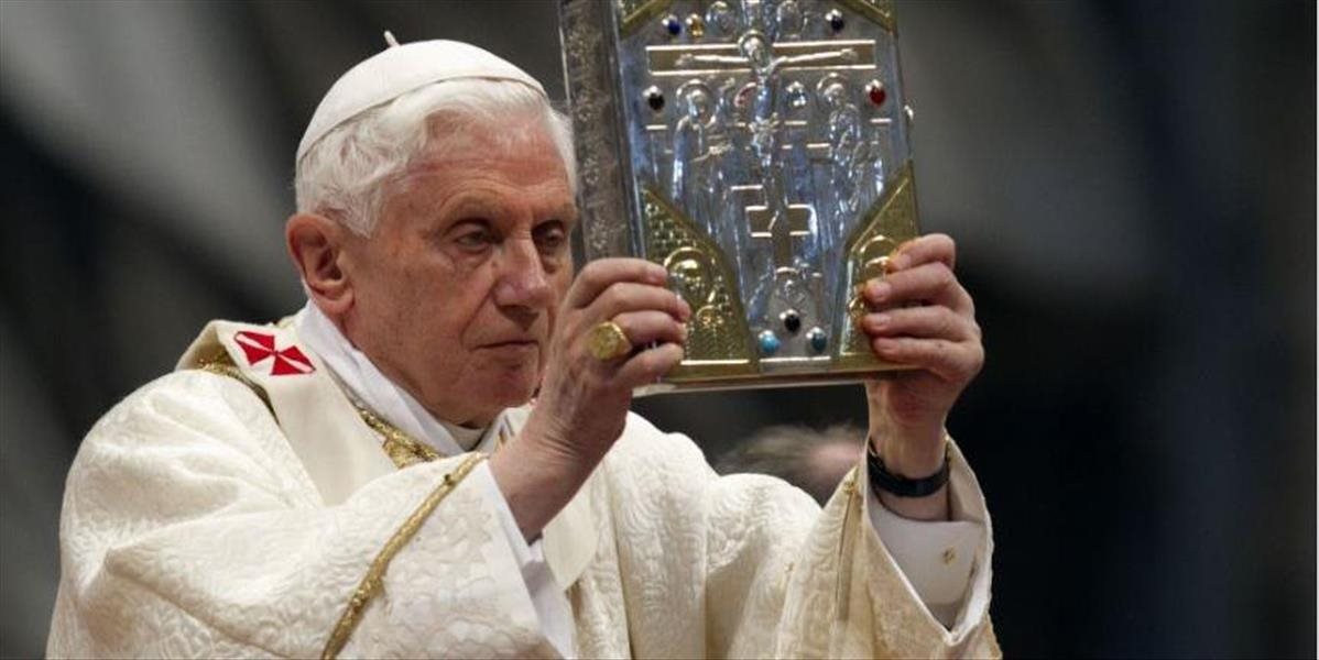 Do rakvy Benedikta XVI. vložia písomný záznam jeho pontifikátu