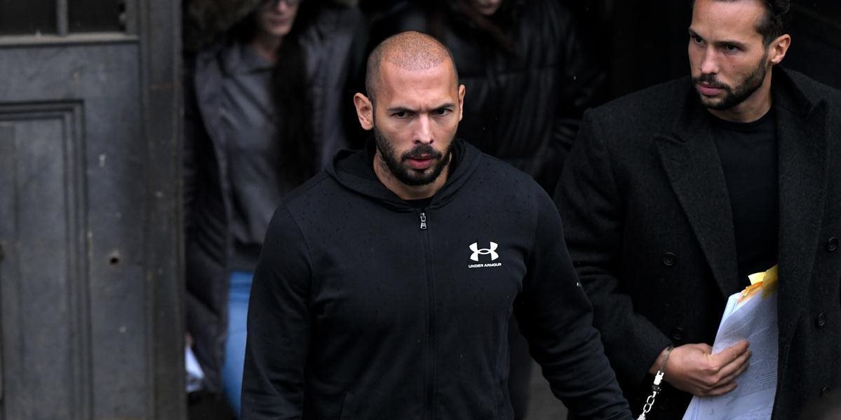 V súvislosti s prípadom influencera Tatea vykonali v Rumunsku ďalšie razie