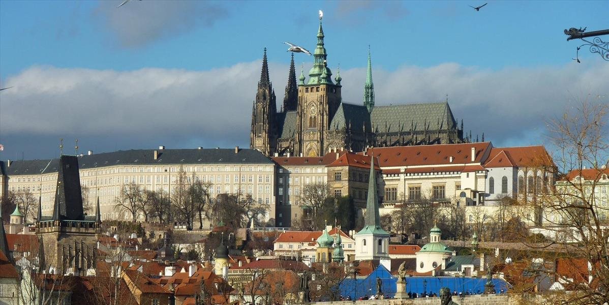 O korunovačné klenoty na Pražskom hrade  je veľký záujem, Zeman výstavu predĺžil do utorka