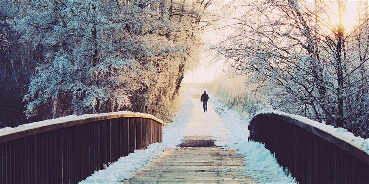 V pondelok môže miestami snežiť, fúkať vietor a tvoriť sa snehové záveje