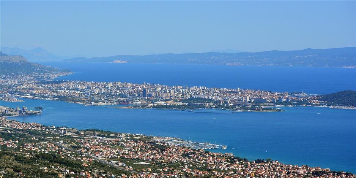 V  meste Split  sa  už v plavkách neprechádzaj !  Turistom i domácim hrozí pokuta.