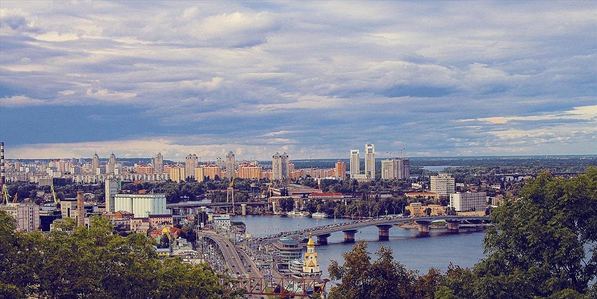 Ukrajinskí poslanci a štátni zamestnanci majú zakázané cestovať do zahraničia