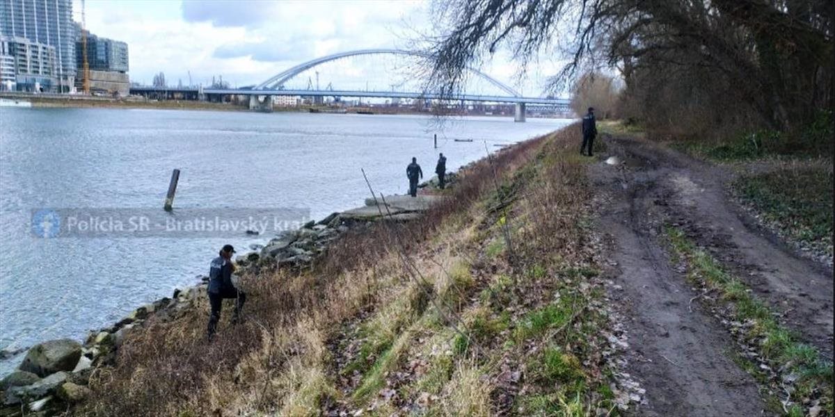 Polícia našla v Dunaji ženské telo bez známok života