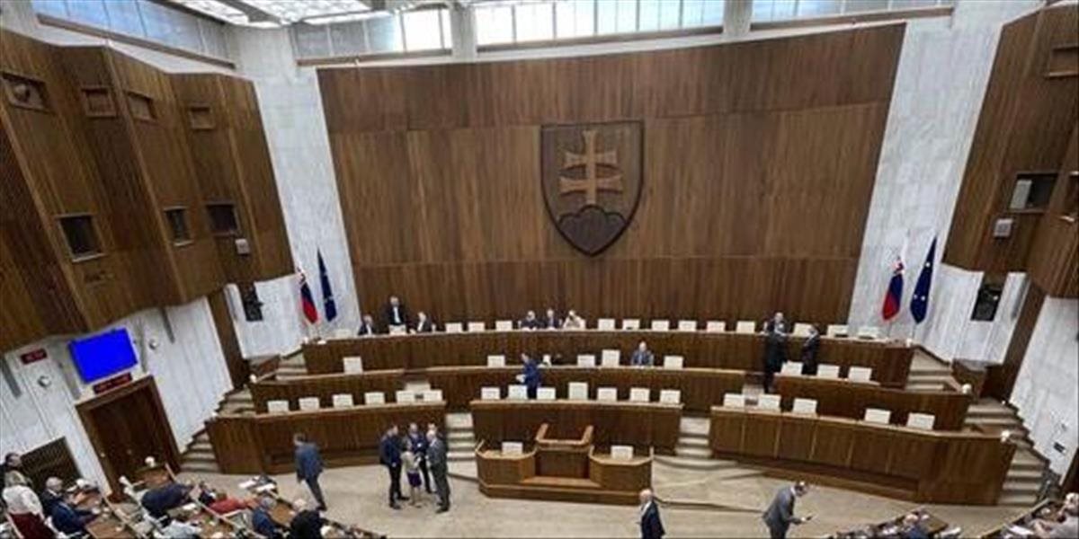 B. Kollár otvoril 83. schôdzu, v programe sú aj vetované zákony