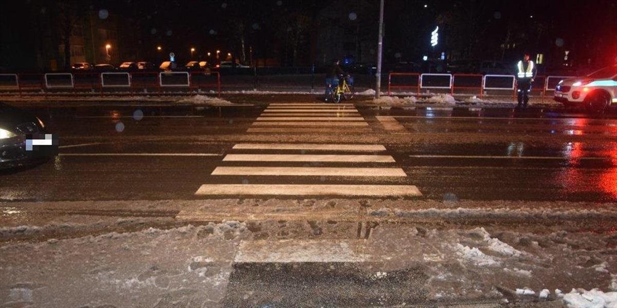Polícia obvinila 53-ročného vodiča, na priechode zrazil chodca a ušiel