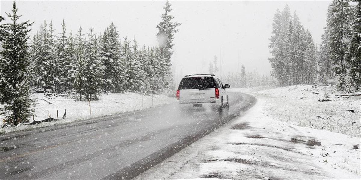 Meteorológovia upozorňujú na sneženie, silný vietor i poľadovicu