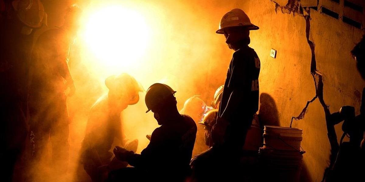 Do Turecka pocestuje 13 slovenských hasičov a dvaja horskí záchranári