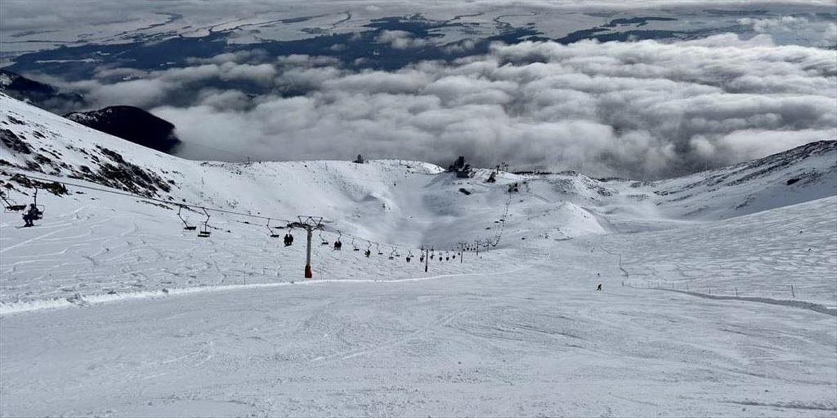 Zjazdovku z Lomnického sedla upravili, sú na nej takmer dva metre snehu