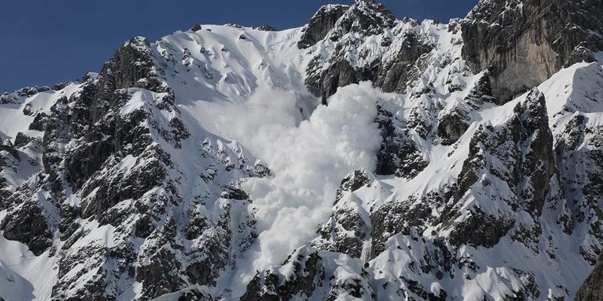 Vo všetkých pohoriach Slovenska platí zvýšené lavínové nebezpečenstvo