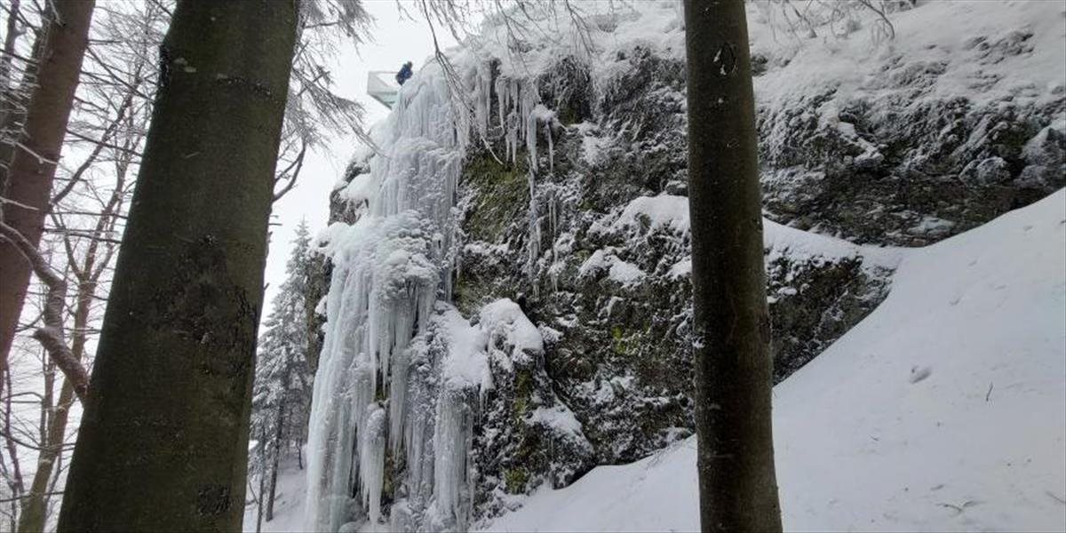 Na Skalke pri Kremnici pripravili pre lezcov 30 metrov vysoký ľadopád