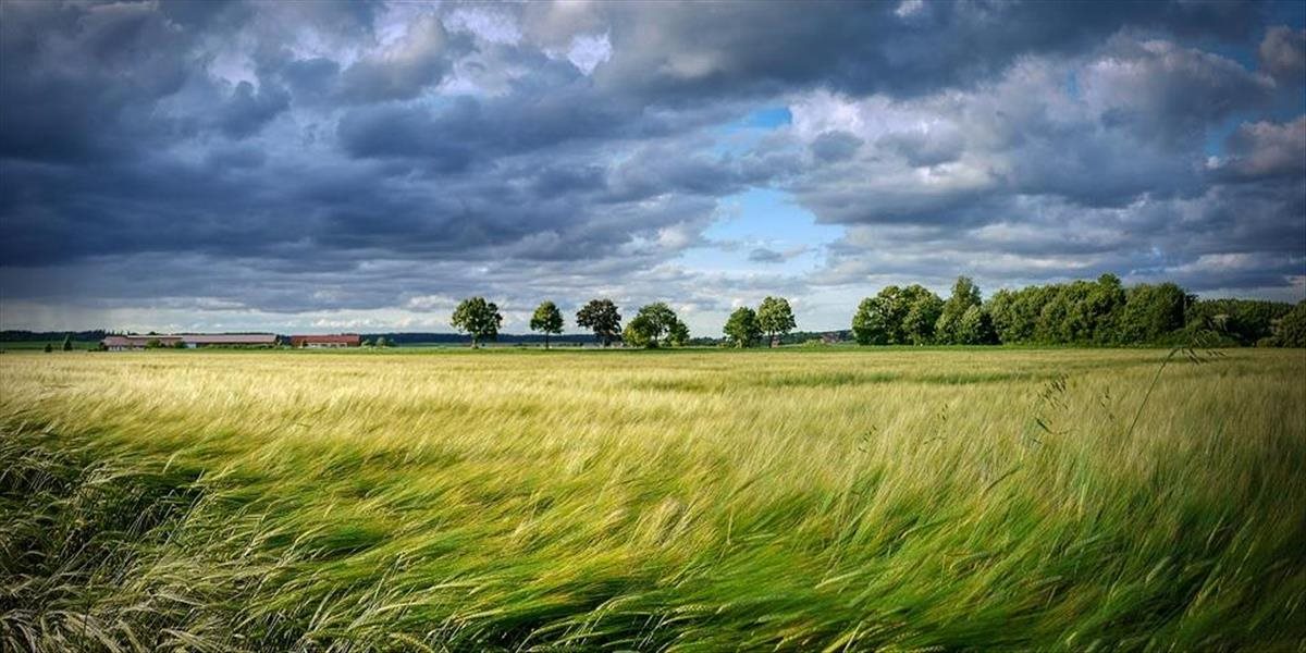 Meteorológovia varujú pred vetrom na horách, hrozia aj povodne
