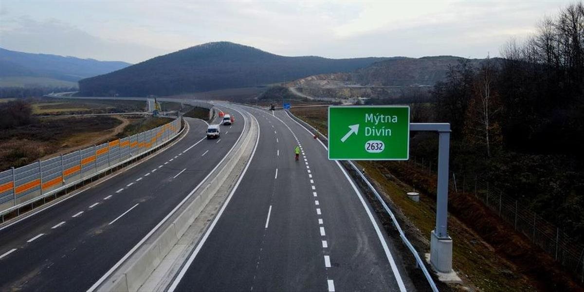 V núdzovej situácii na diaľnici môže pomôcť diaľničná patrola