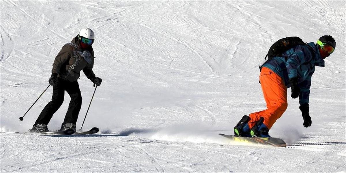 Návštevníkom lyžiarskych stredísk v ŽSK policajti radia, ako sa správať na svahu