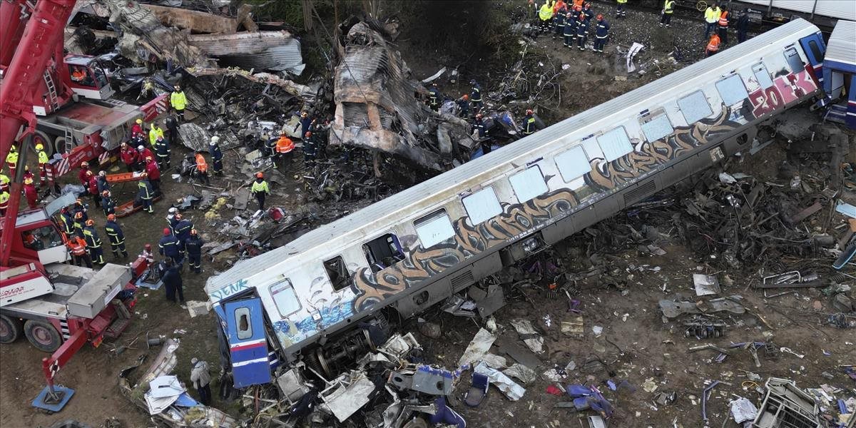 Tragickej zrážke vlakov v Grécku predchádzali desaťročia zlyhaní v štátnej správe