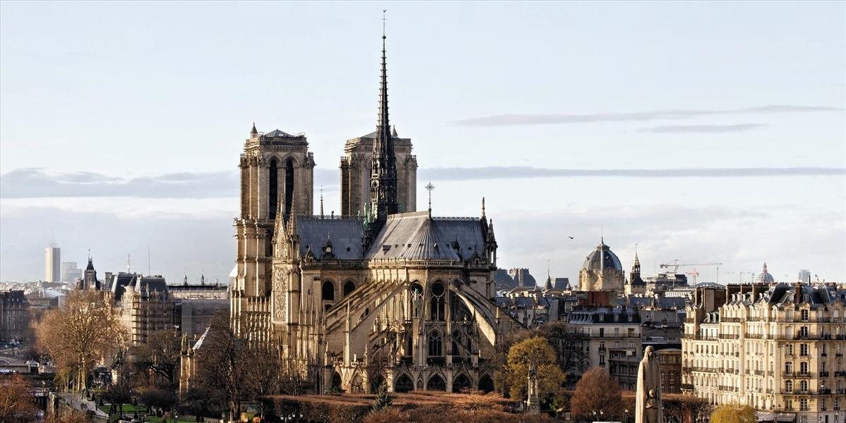 Katedrálu Notre Dame v Paríži otvoria pre verejnosť v decembri budúceho roku