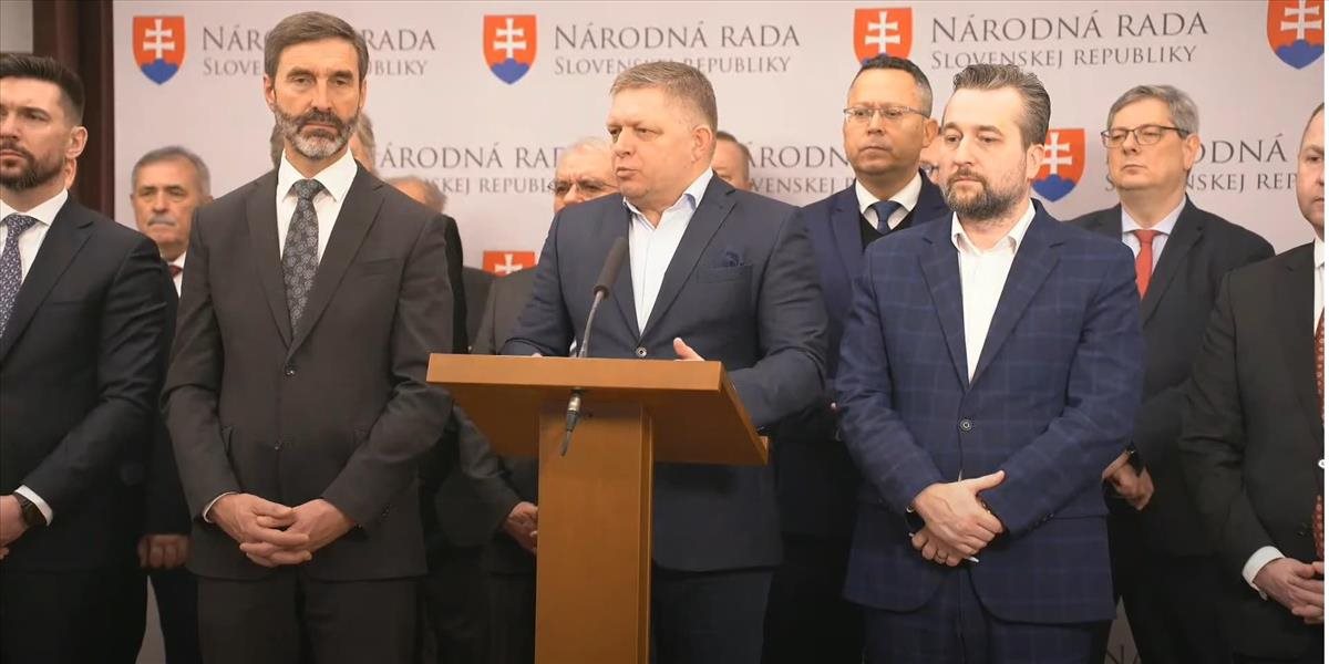R.FICO: DAROVANIE STÍHAČIEK JE OTVORENÝ AKT NEPRIATEĽSTVA. JE SNAHOU VLÁDY VYHLÁSIŤ VOJNOVÝ STAV A ZRUŠIŤ TERMÍN PREDČASNÝCH VOLIEB?
