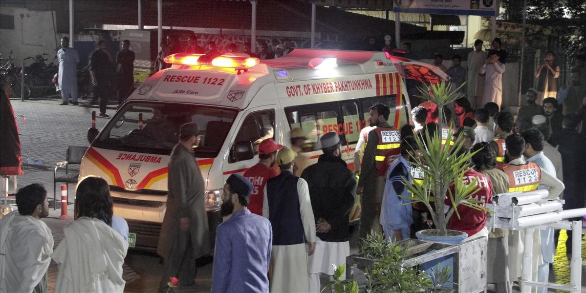 Zemetrasenie si v Afganistane a Pakistane vyžiadalo najmenej 11 obetí