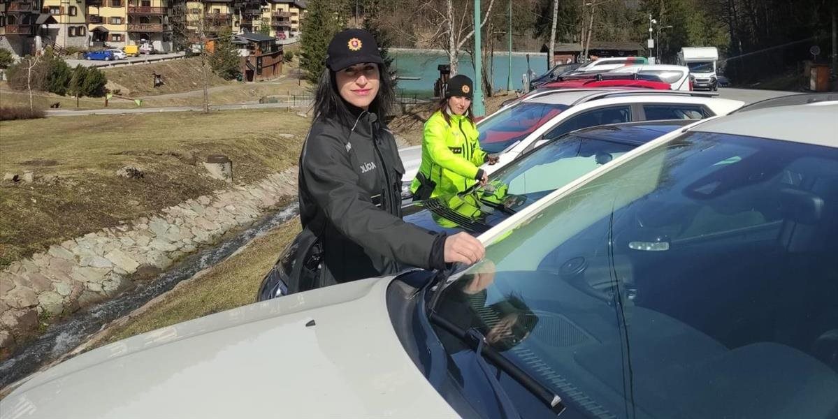 Polícia apeluje na vodičov, aby v aute nenechávali veci na viditeľnom mieste