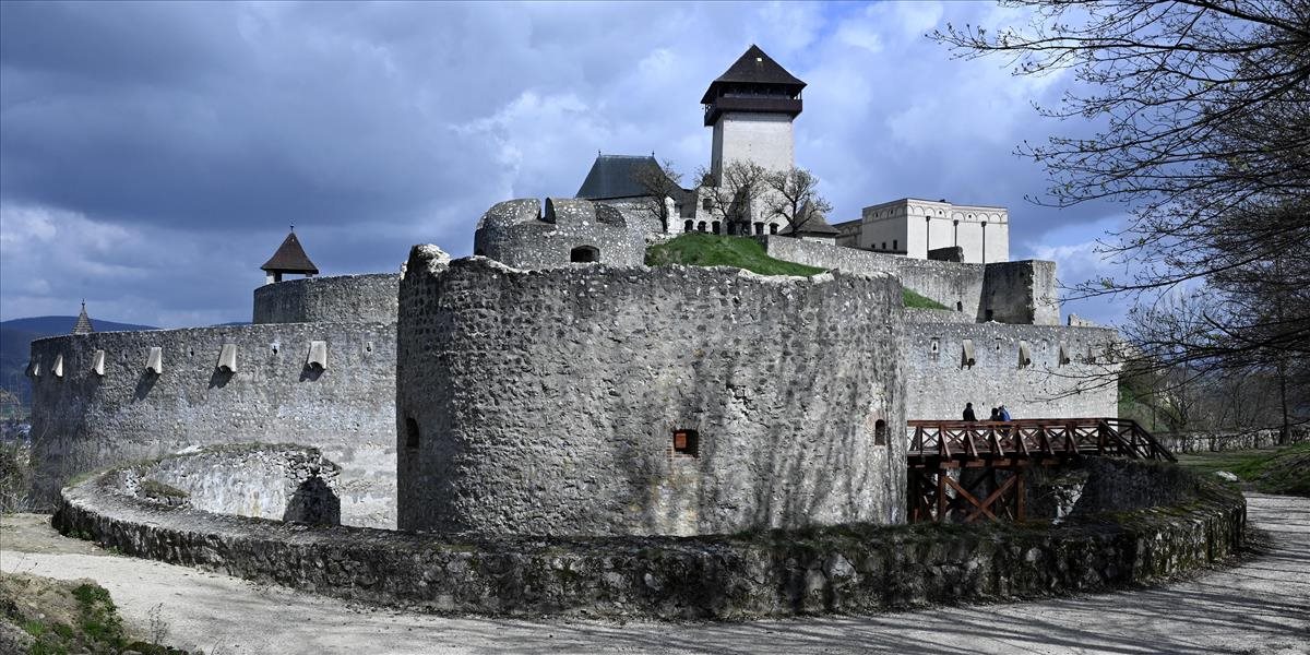 Trenčiansky hrad bude mať vyhrievanú prístupovú cestu