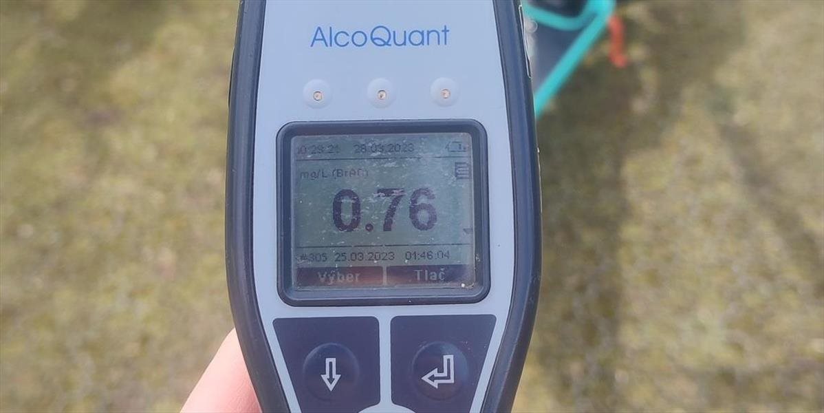 Polícia zastavila troch jazdcov na elektrokolobežkách pod vplyvom alkoholu