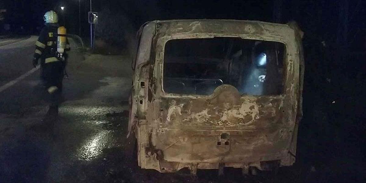 V noci podpálil neznámy páchateľ auto v Piešťanoch