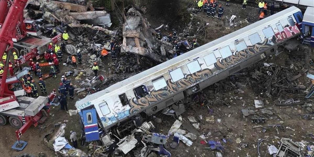 V súvislosti s tragickou zrážkou vlakov v Grécku zadržali železničného inšpektora