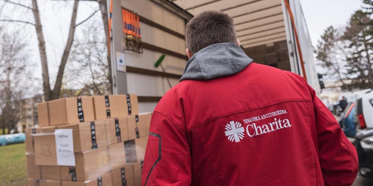 Trnavská arcidiecézna charita začala s rozvozom balíkov potravinovej pomoci
