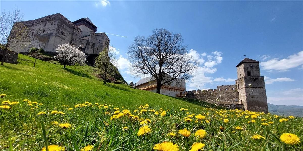 Turisti sa so vstupenkou na Trenčiansky hrad bezplatne dostanú do ďalších múzeí