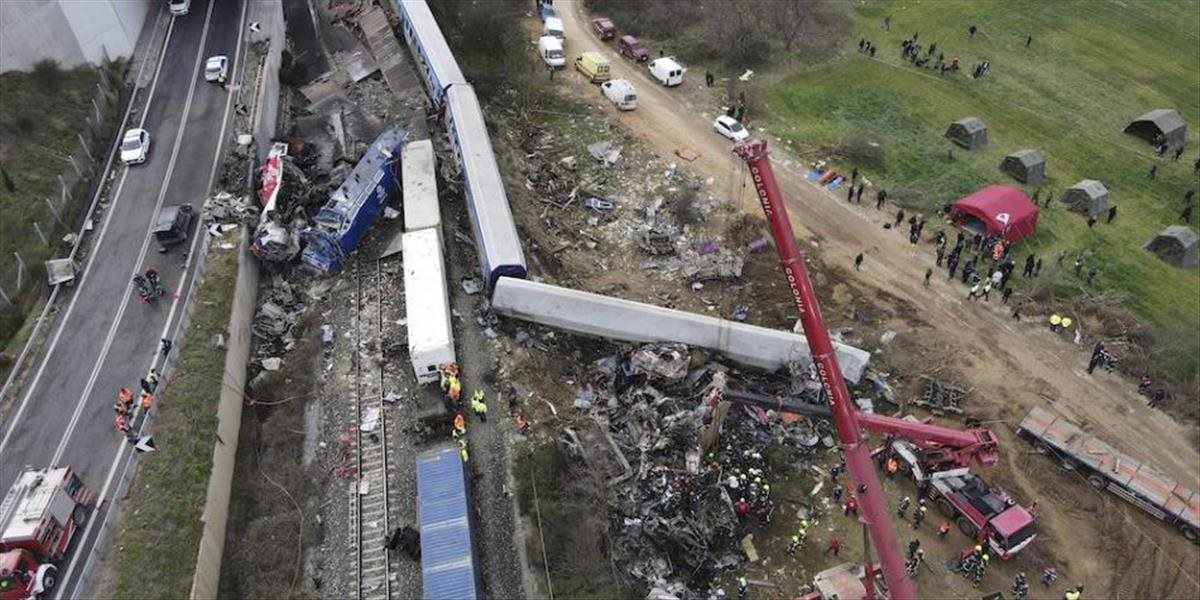 Cez miesto tragickej nehody v Grécku už premávajú vlaky