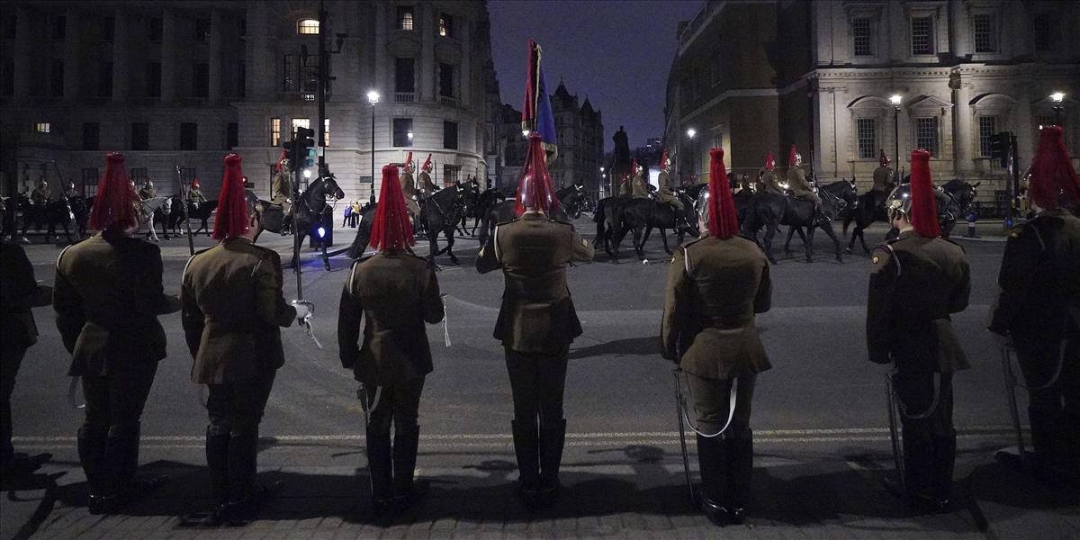 V polnočnom Londýne sa uskutočnil nácvik korunovačného sprievodu