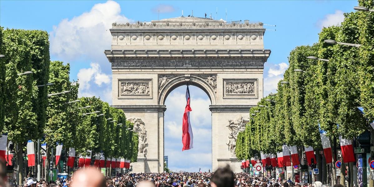Vo Francúzsku odsúdili piatich mužov za plánovanie útoku na Champs Élysées