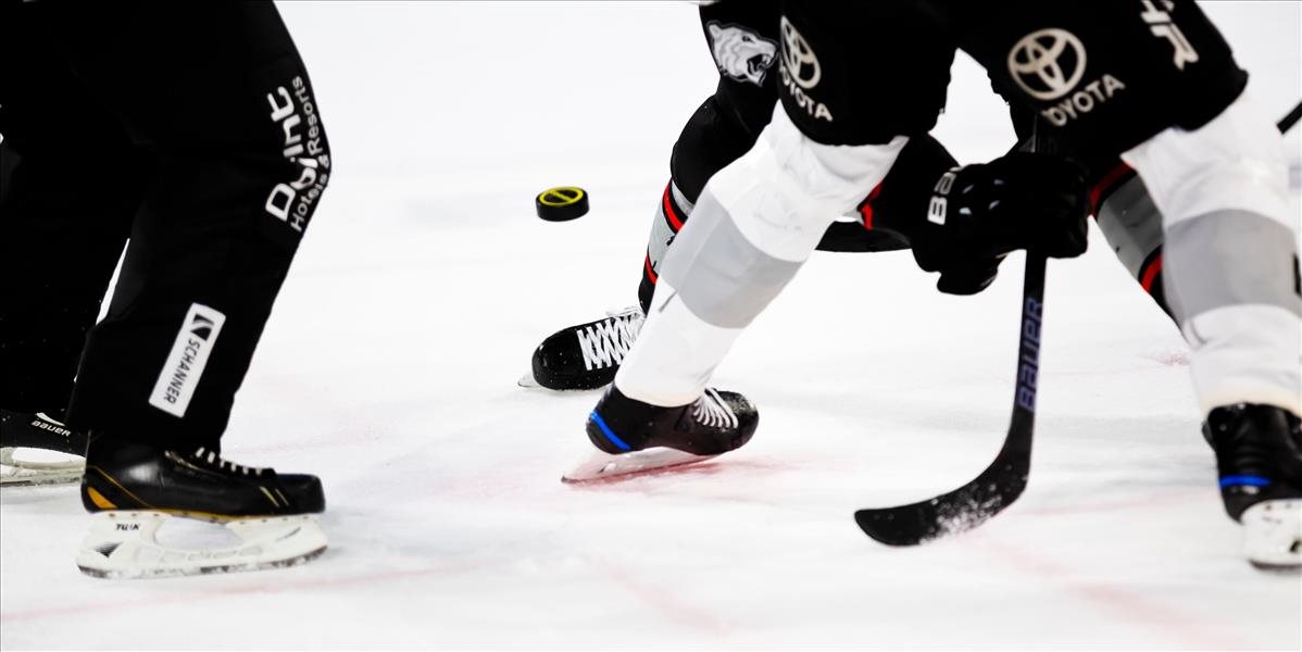 Hokejisti USA v majstrovstvách do 18 rokov deklasovali Nórsko 12:1, Česi zdolali Nemecko 7:1