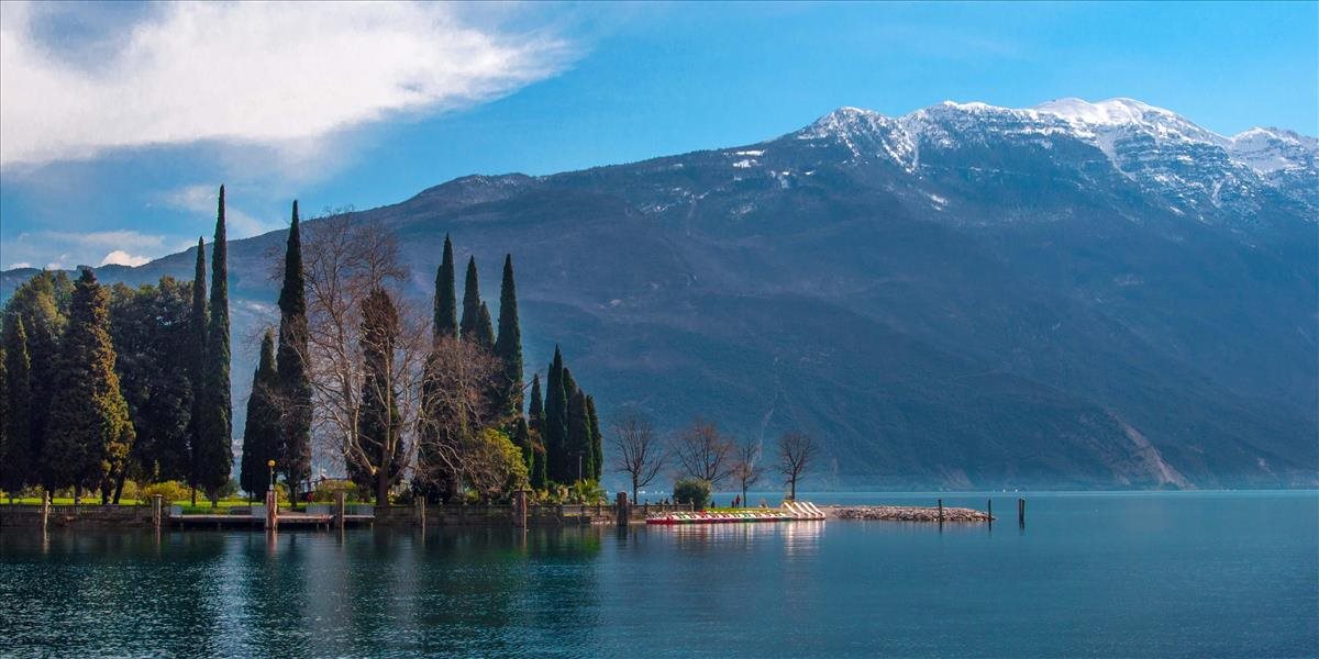 Známe talianske jazero Lago di Garda má najnižšiu hladinu za posledných 70 rokov