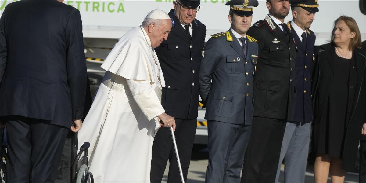 Pápež František pricestoval do Maďarska na 41. apoštolskú cestu