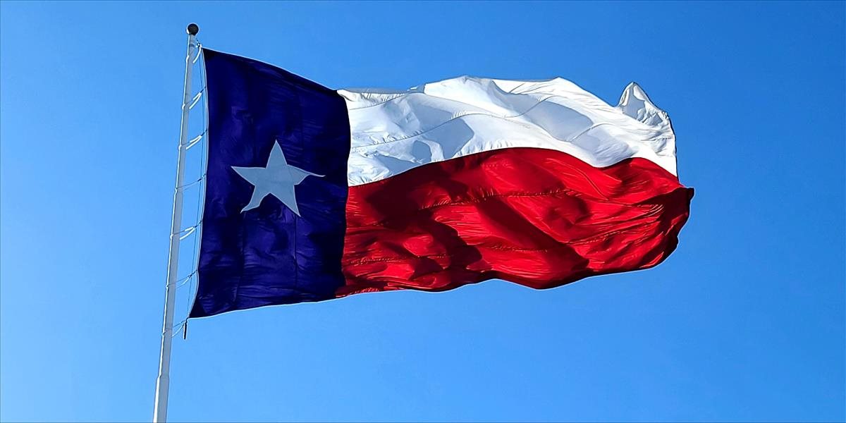 V Texase už dva dni pátrajú po mužovi, ktorý zastrelil piatich susedov