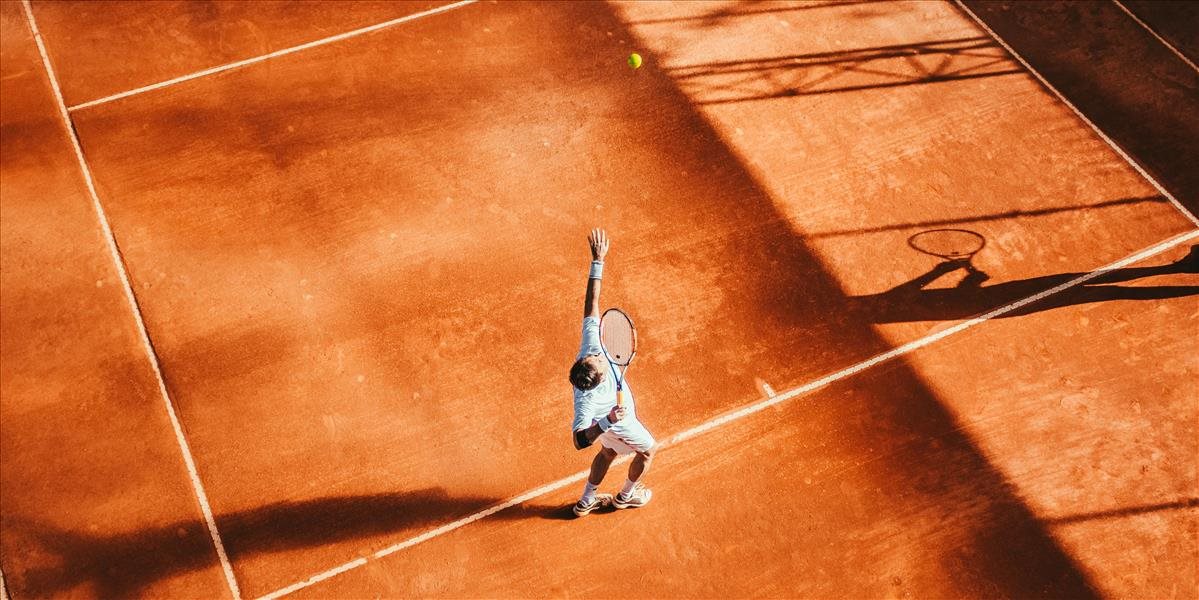 Argentínsky tenista Cachin postúpil do osemfinále turnaja Masters 1000 v Madride. Spolu s ním ide ďalej aj Rus Daniil Medvedev a Nemec Jan-Lennard Struff