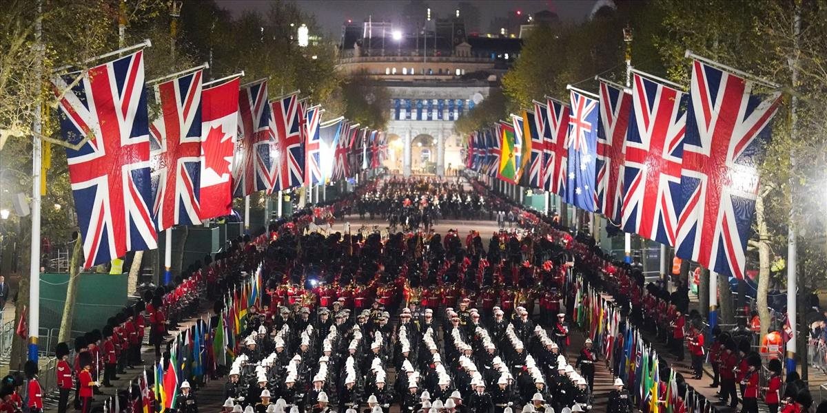 Sobotňajšia korunovácia nebude poslednou, britská monarchia pretrvá, tvrdia odborníci