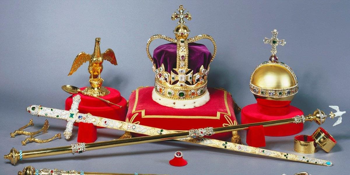 V Londýne prebieha slávnostná korunovácia Karola III. Jej súčasťou sú korunovačné klenoty, ktoré majú vyše 100 rokov