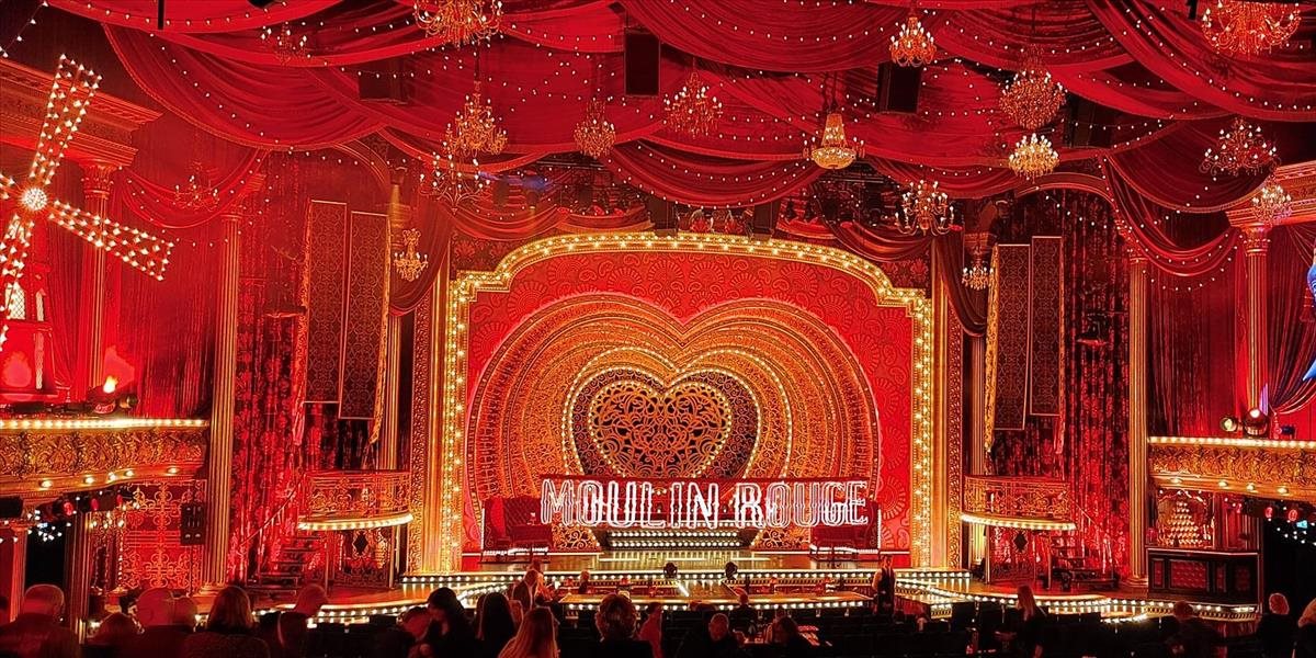 Moulin Rouge po protestoch ochranárov vyradil z programu číslo s hadmi