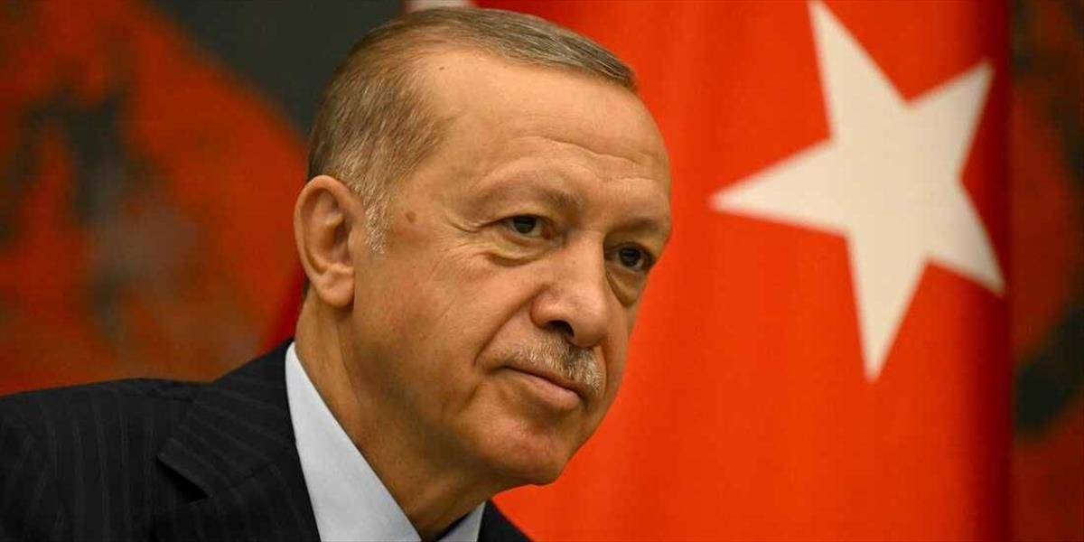 Erdogan zatiaľ vedie v tureckých prezidentských voľbách, no všetky výsledky ešte nie sú sčítané