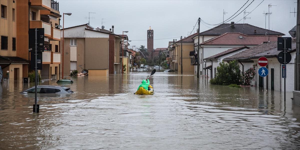 Povodne a rozvodnené rieky trápia aj Taliansko, vyžiadali si 3 obete