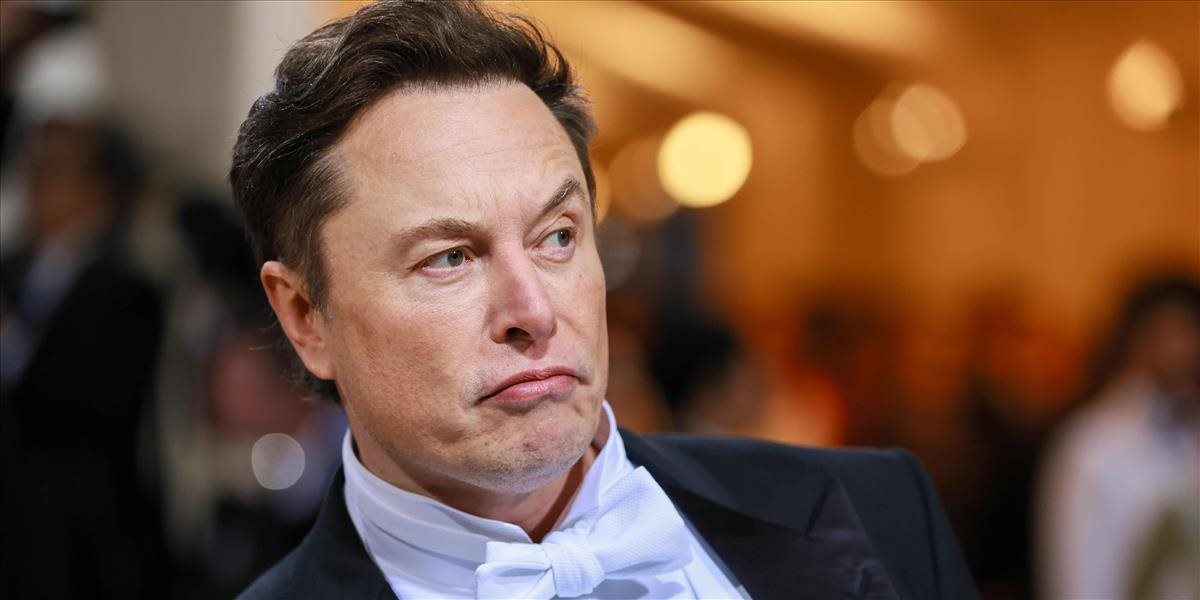 Šéf Tesly Elon Musk tvrdí, že miliardár George Soros „nenávidí ľudstvo.“