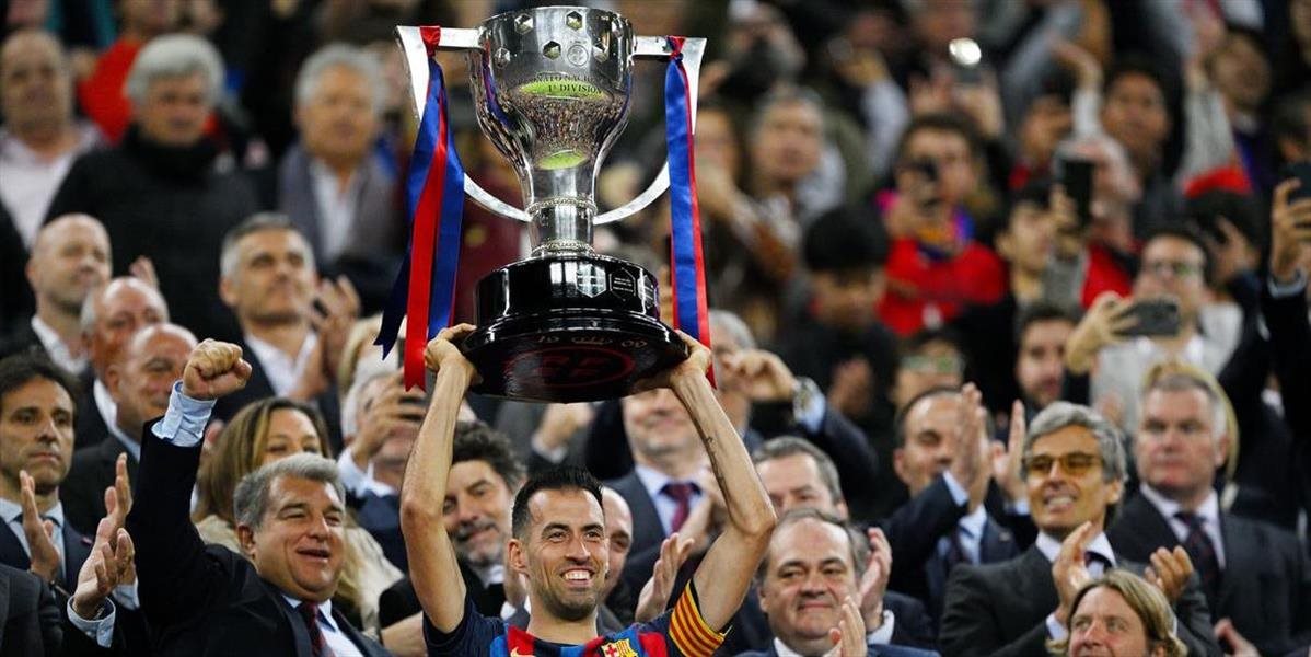 FC Barcelona oslávila titul aj napriek prehre, Xavi: "Naskakuje mi husia koža"