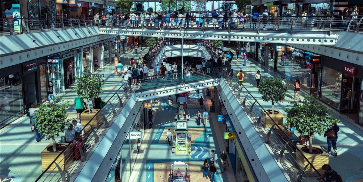 Slovenským nákupným centrám sa opäť darí, ich návštevnosť stúpla až o 19 %