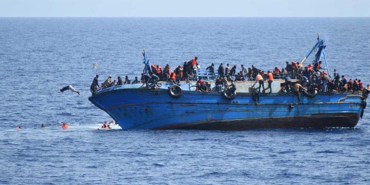 Pri gréckom ostrove Mykonos stroskotala loď s migrantmi, najmenej traja zahynuli
