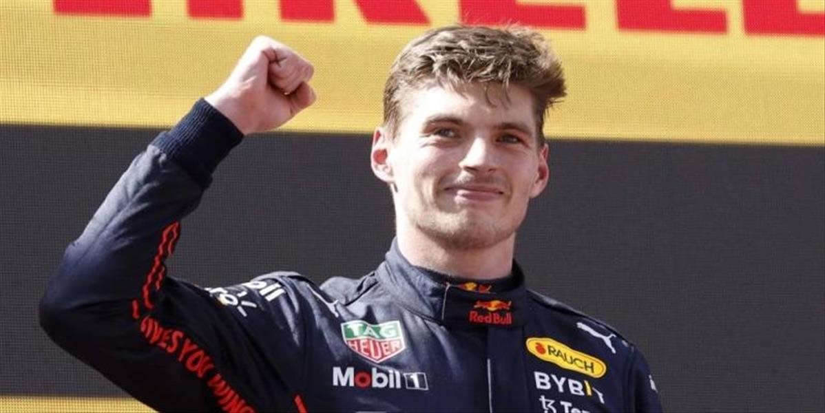 Verstappen zvíťazil tretíkrát po sebe, v celkovom poradí vedie o 53 bodov
