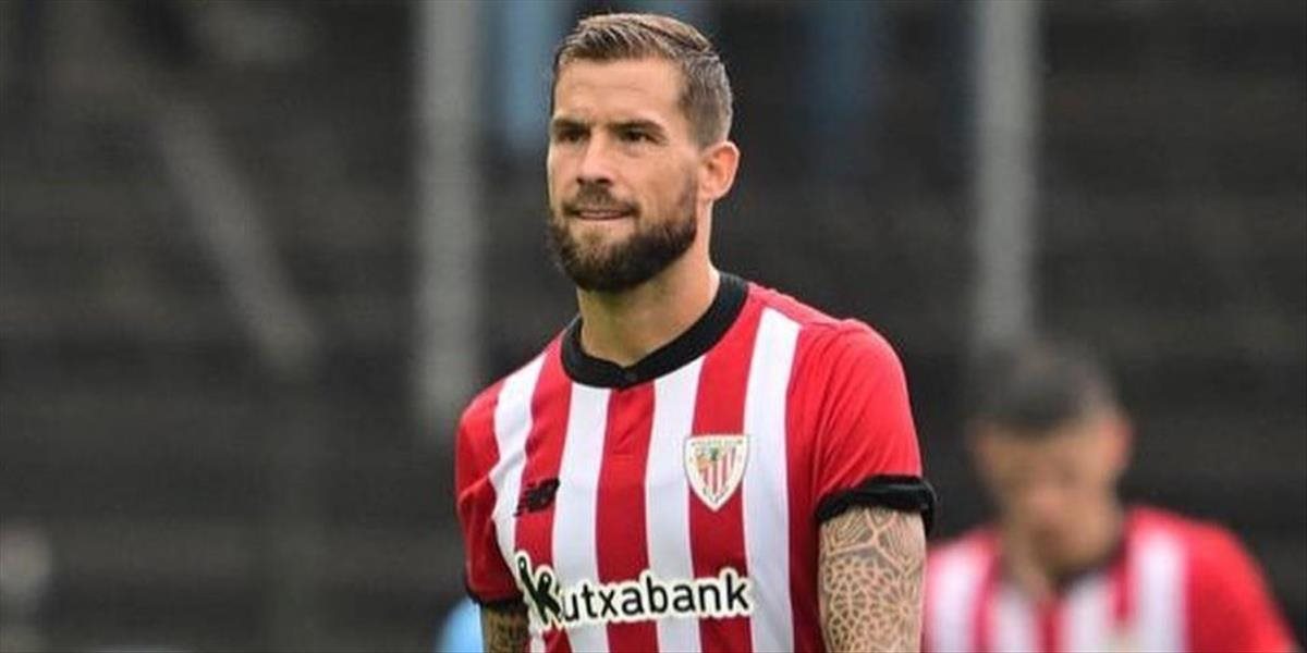 Španielsky futbalista Inigo Martinez posilní FC Barcelonu, no prestup môže zmariť ekonomický plán