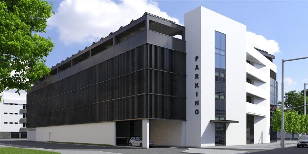 Parkovací dom s vyše 200 miestami v Banskej Bystrici plánujú dostavať do mája 2024